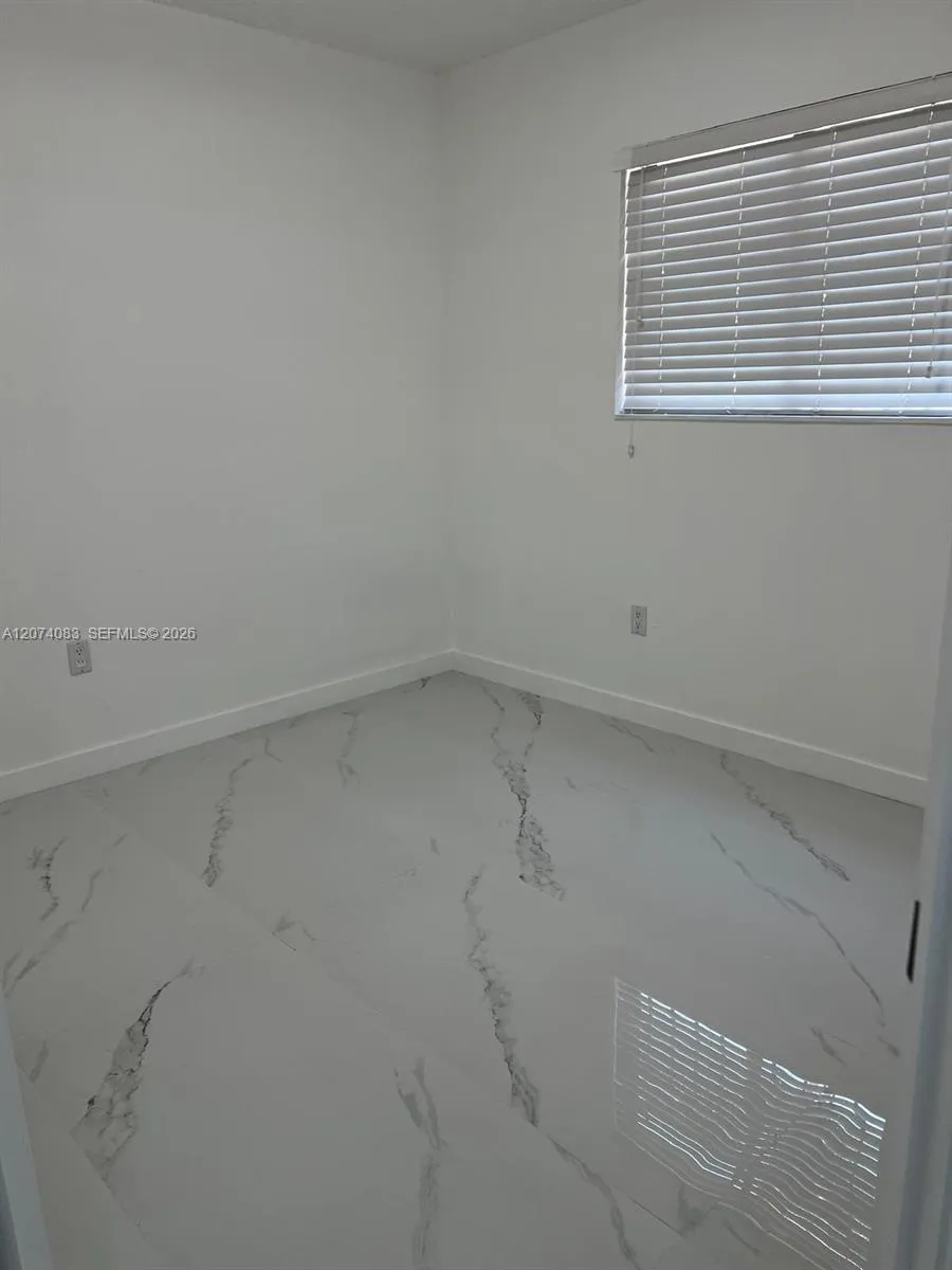 5560 W 21st Ct #108 Hialeah, FL 33016