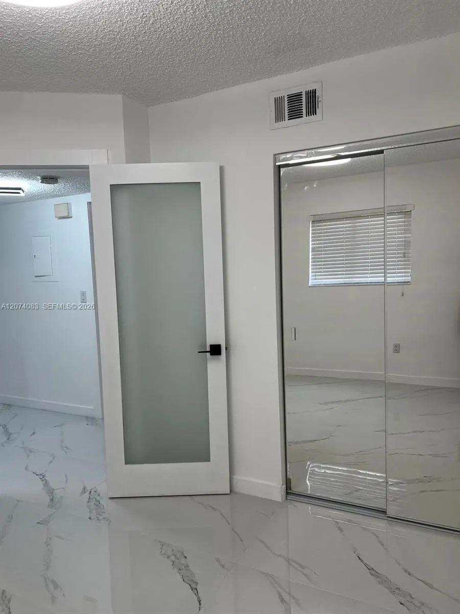 5560 W 21st Ct #108 Hialeah, FL 33016