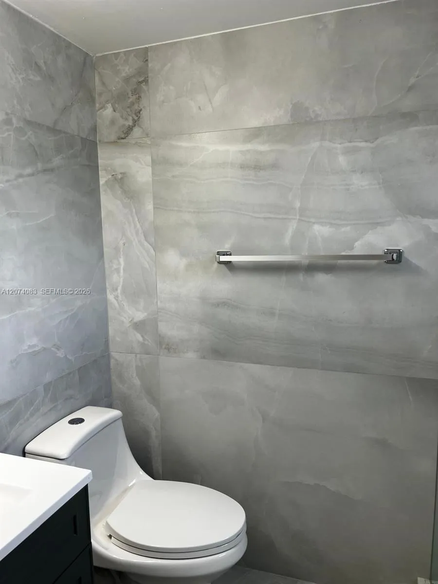 5560 W 21st Ct #108 Hialeah, FL 33016