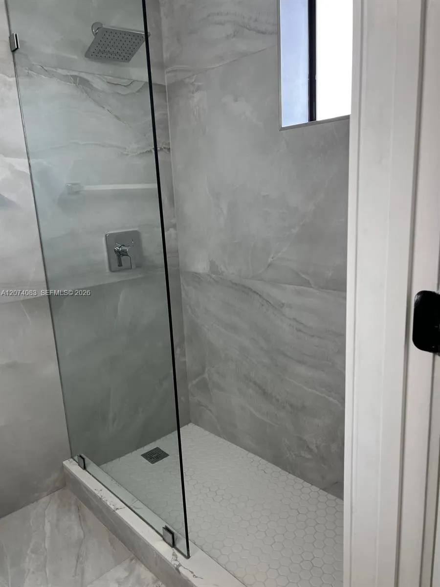 5560 W 21st Ct #108 Hialeah, FL 33016