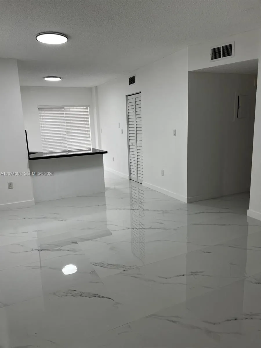5560 W 21st Ct #108 Hialeah, FL 33016