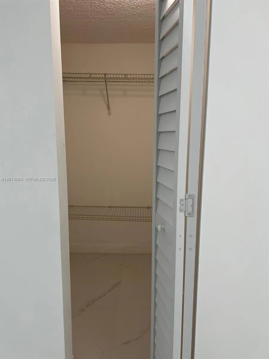 5560 W 21st Ct #108 Hialeah, FL 33016