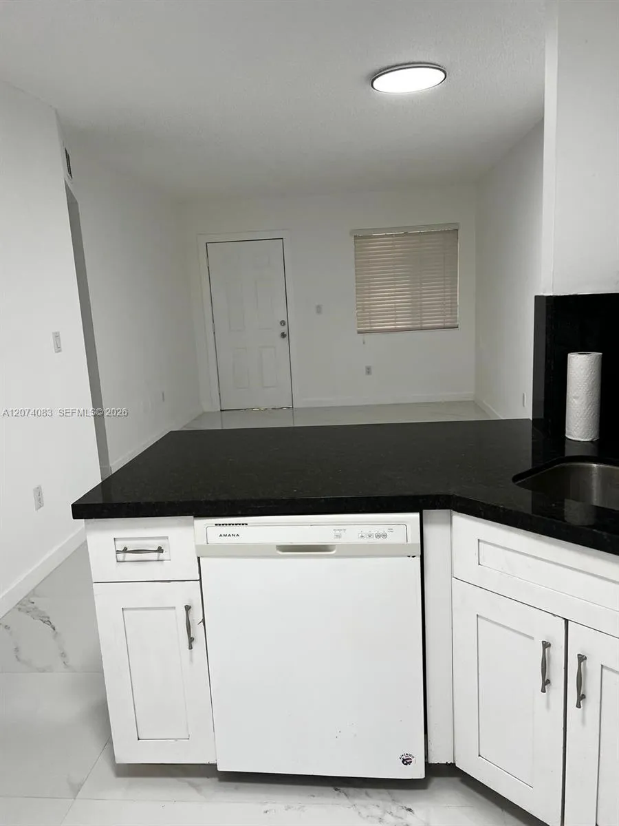 5560 W 21st Ct #108 Hialeah, FL 33016