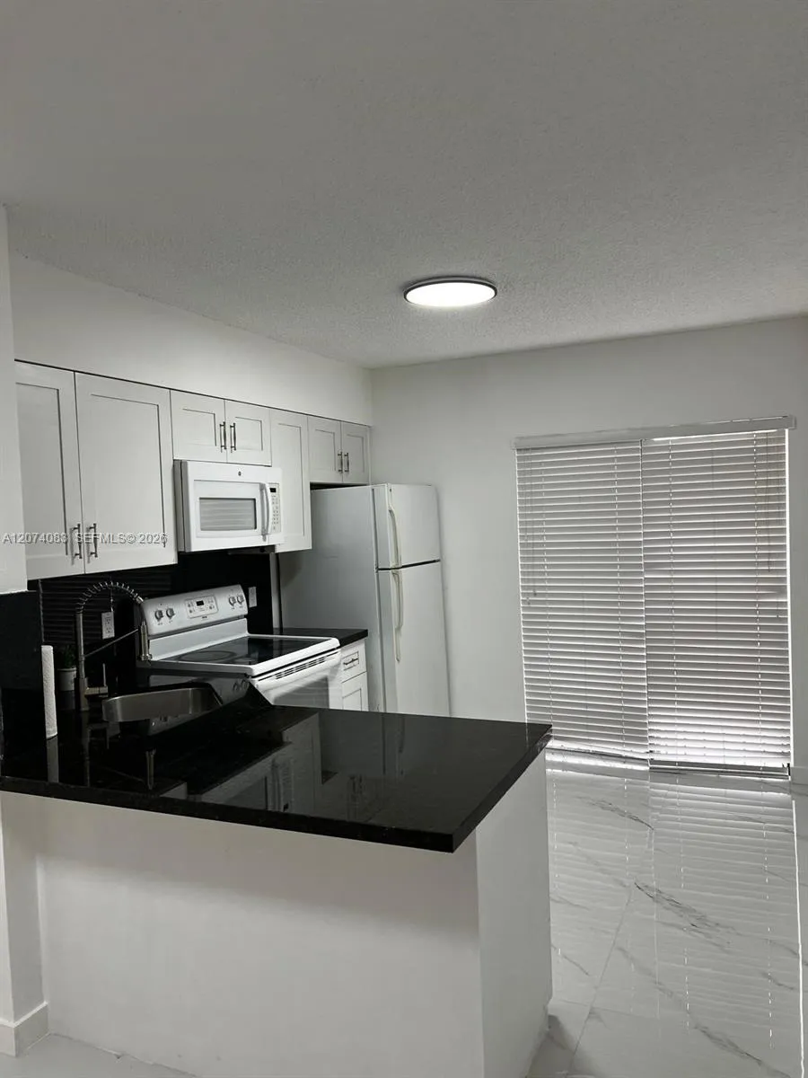 5560 W 21st Ct #108 Hialeah, FL 33016