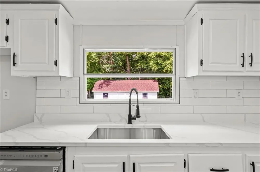 4886 Oak Branch Lane Walkertown, NC 27051