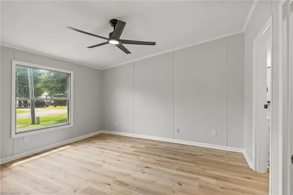 4886 Oak Branch Lane Walkertown, NC 27051