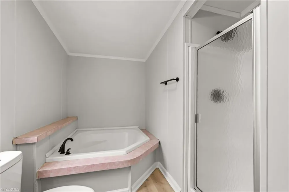 4886 Oak Branch Lane Walkertown, NC 27051
