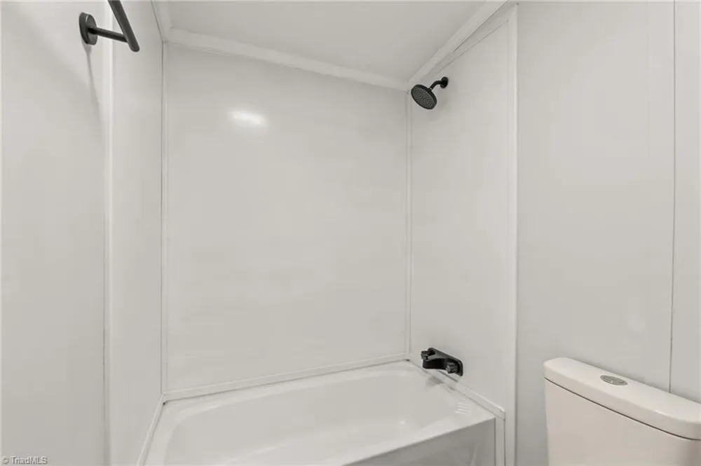 4886 Oak Branch Lane Walkertown, NC 27051