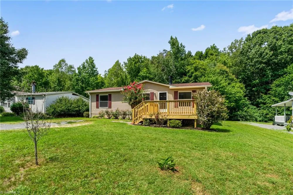 4886 Oak Branch Lane Walkertown, NC 27051