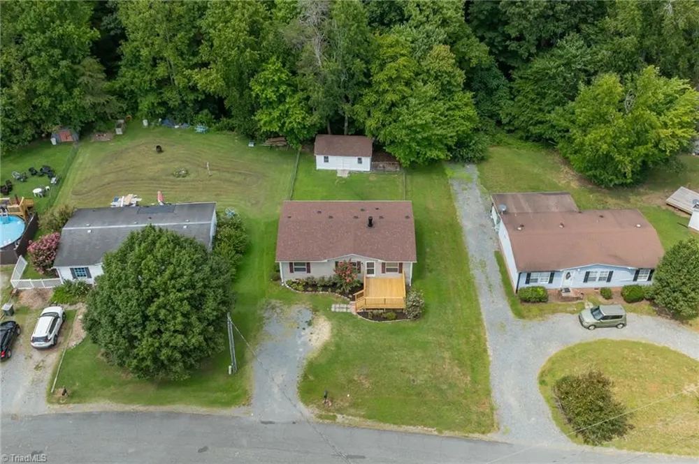 4886 Oak Branch Lane Walkertown, NC 27051