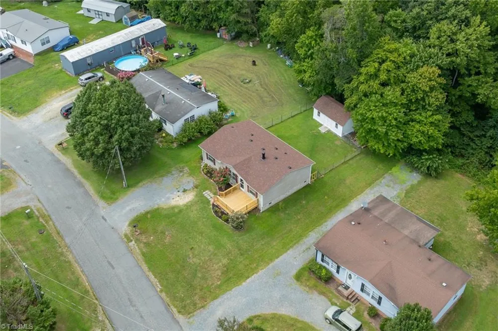 4886 Oak Branch Lane Walkertown, NC 27051