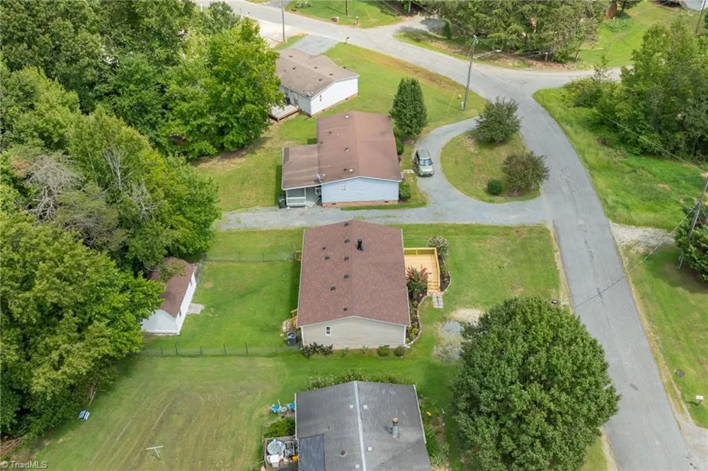 4886 Oak Branch Lane Walkertown, NC 27051