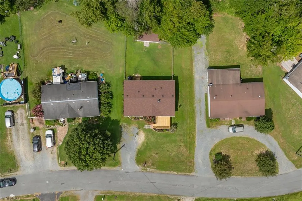 4886 Oak Branch Lane Walkertown, NC 27051