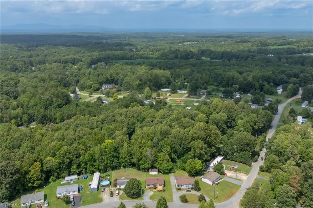 4886 Oak Branch Lane Walkertown, NC 27051