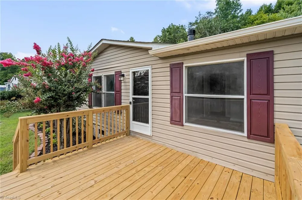 4886 Oak Branch Lane Walkertown, NC 27051