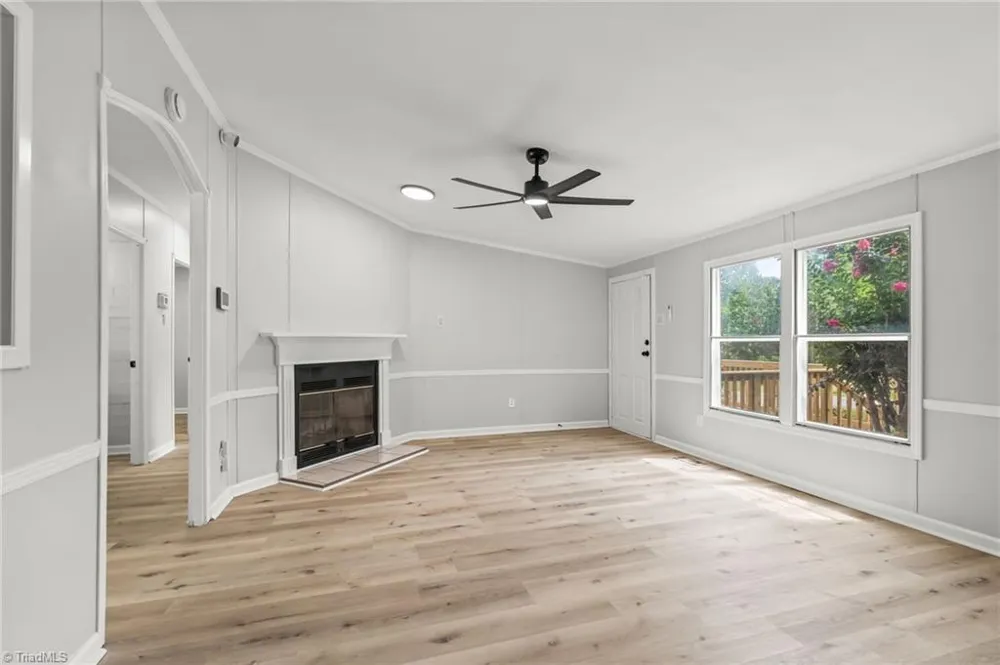 4886 Oak Branch Lane Walkertown, NC 27051