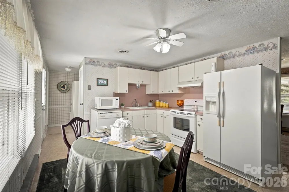 121 Rhyne Street Morganton, NC 28655