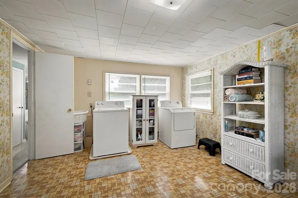 121 Rhyne Street Morganton, NC 28655