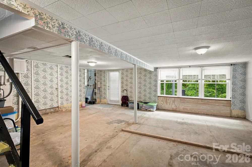 121 Rhyne Street Morganton, NC 28655