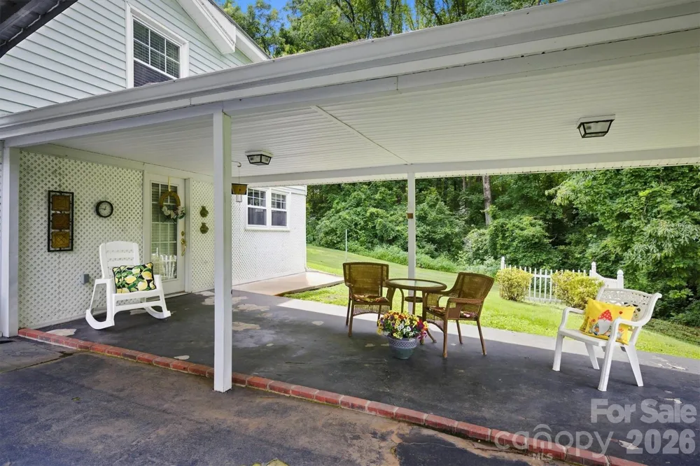 121 Rhyne Street Morganton, NC 28655