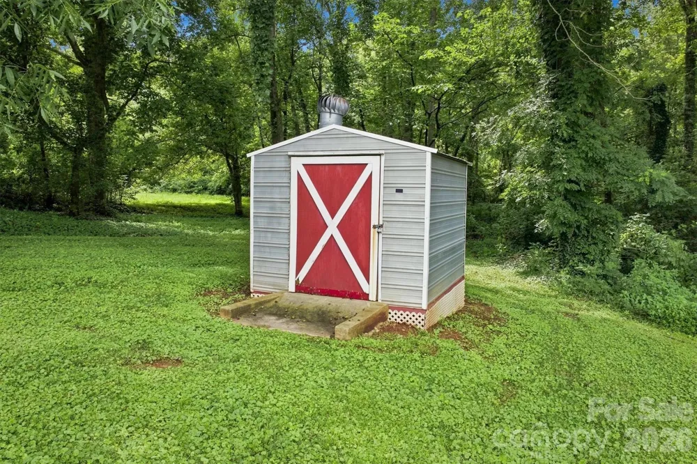 121 Rhyne Street Morganton, NC 28655