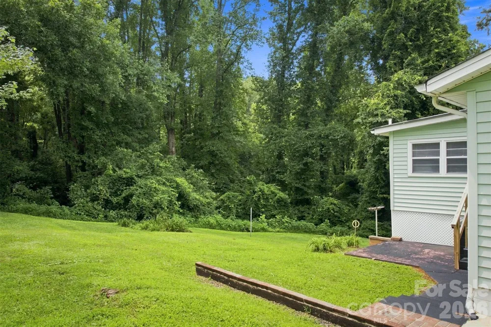 121 Rhyne Street Morganton, NC 28655