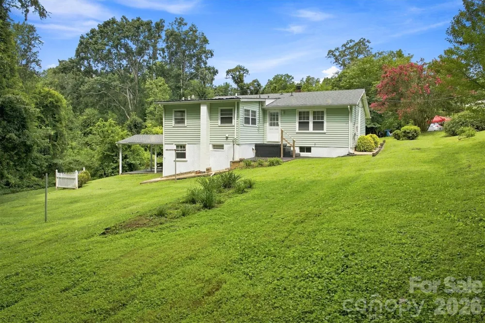 121 Rhyne Street Morganton, NC 28655