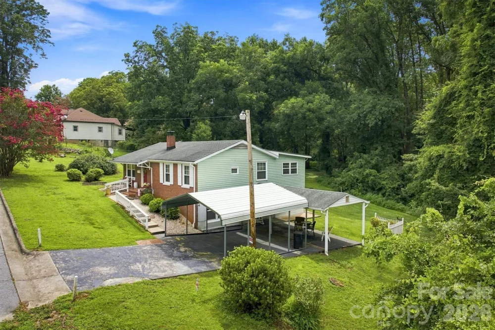 121 Rhyne Street Morganton, NC 28655