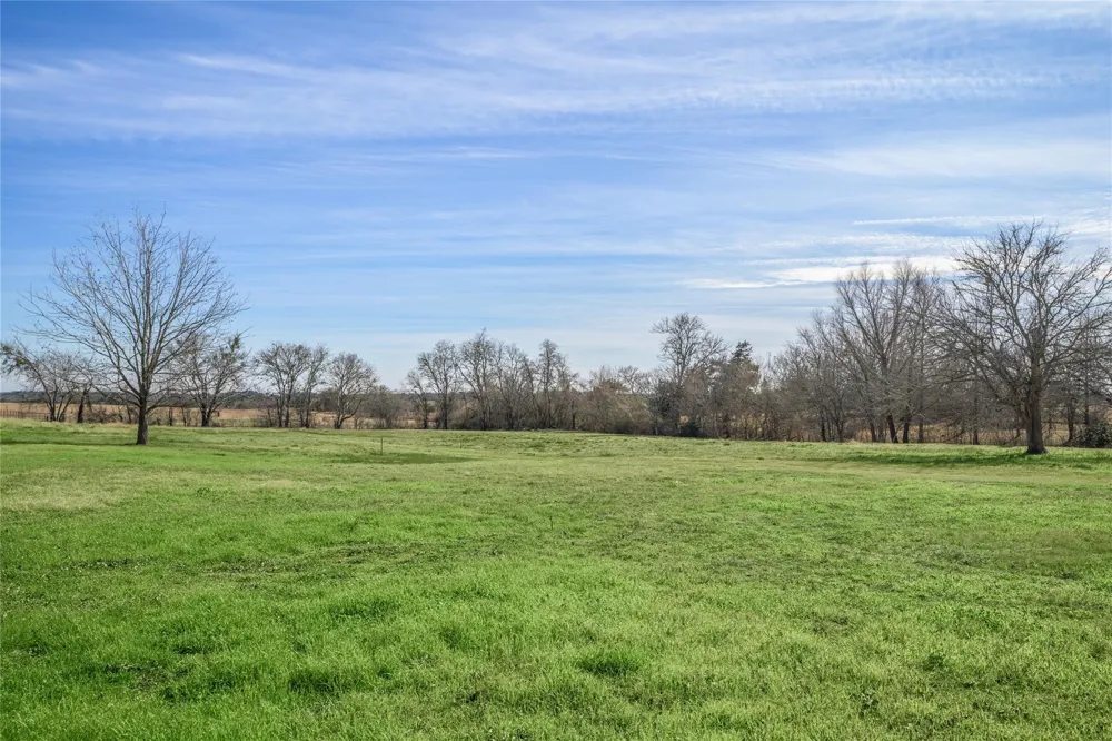 4391 Tx-237 Round Top, TX 78954