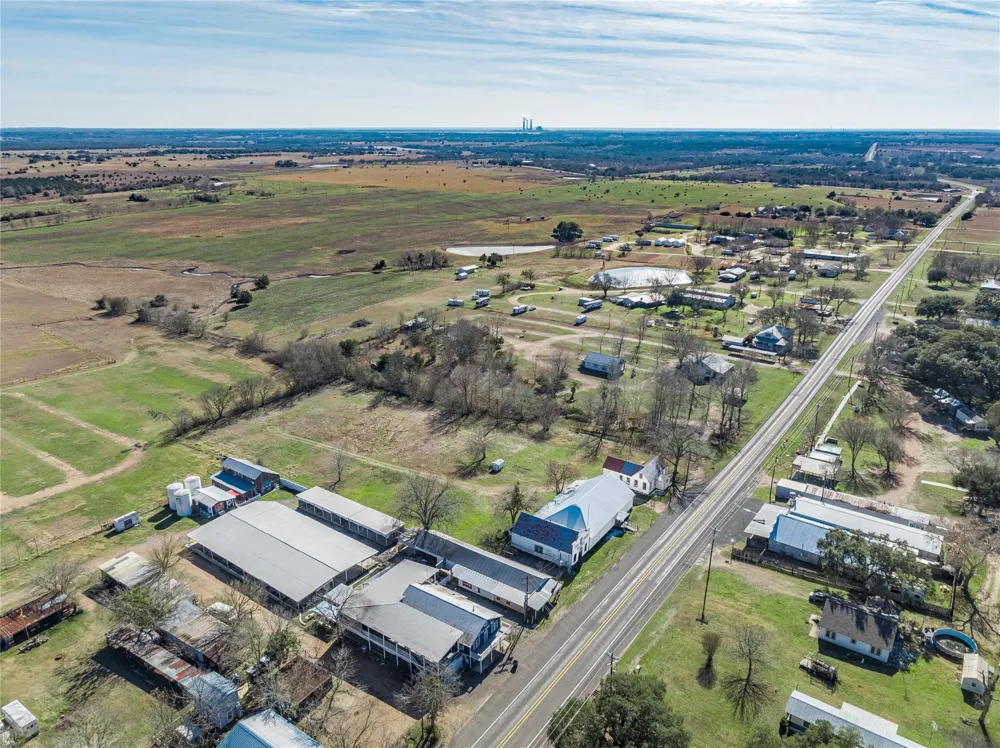 4391 Tx-237 Round Top, TX 78954