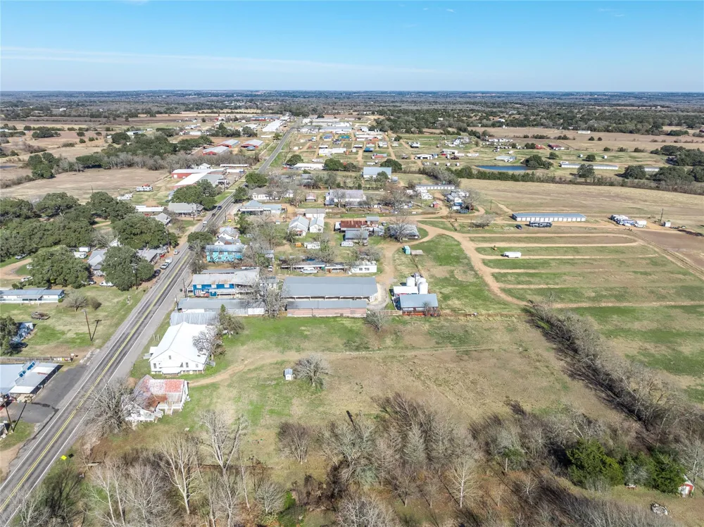4391 Tx-237 Round Top, TX 78954