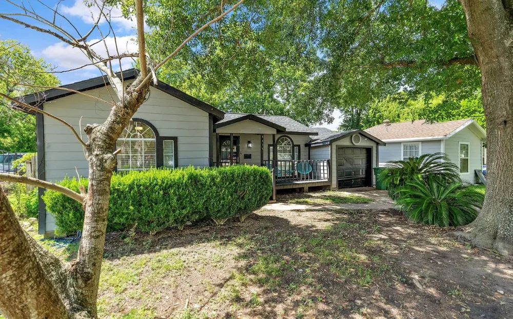 4414 Knoxville Street Houston, TX 77051