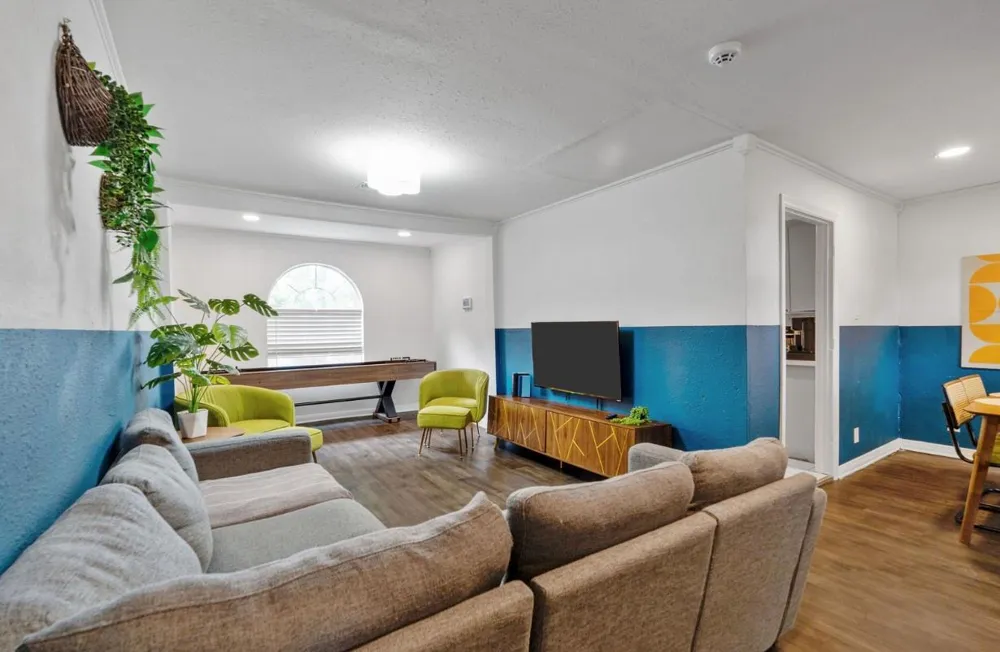 4414 Knoxville Street Houston, TX 77051
