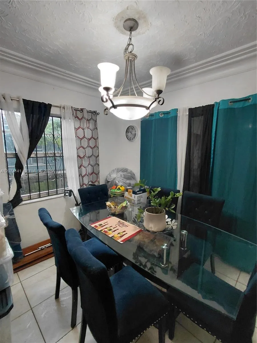 1530 NW 68th Ter Miami, FL 33147