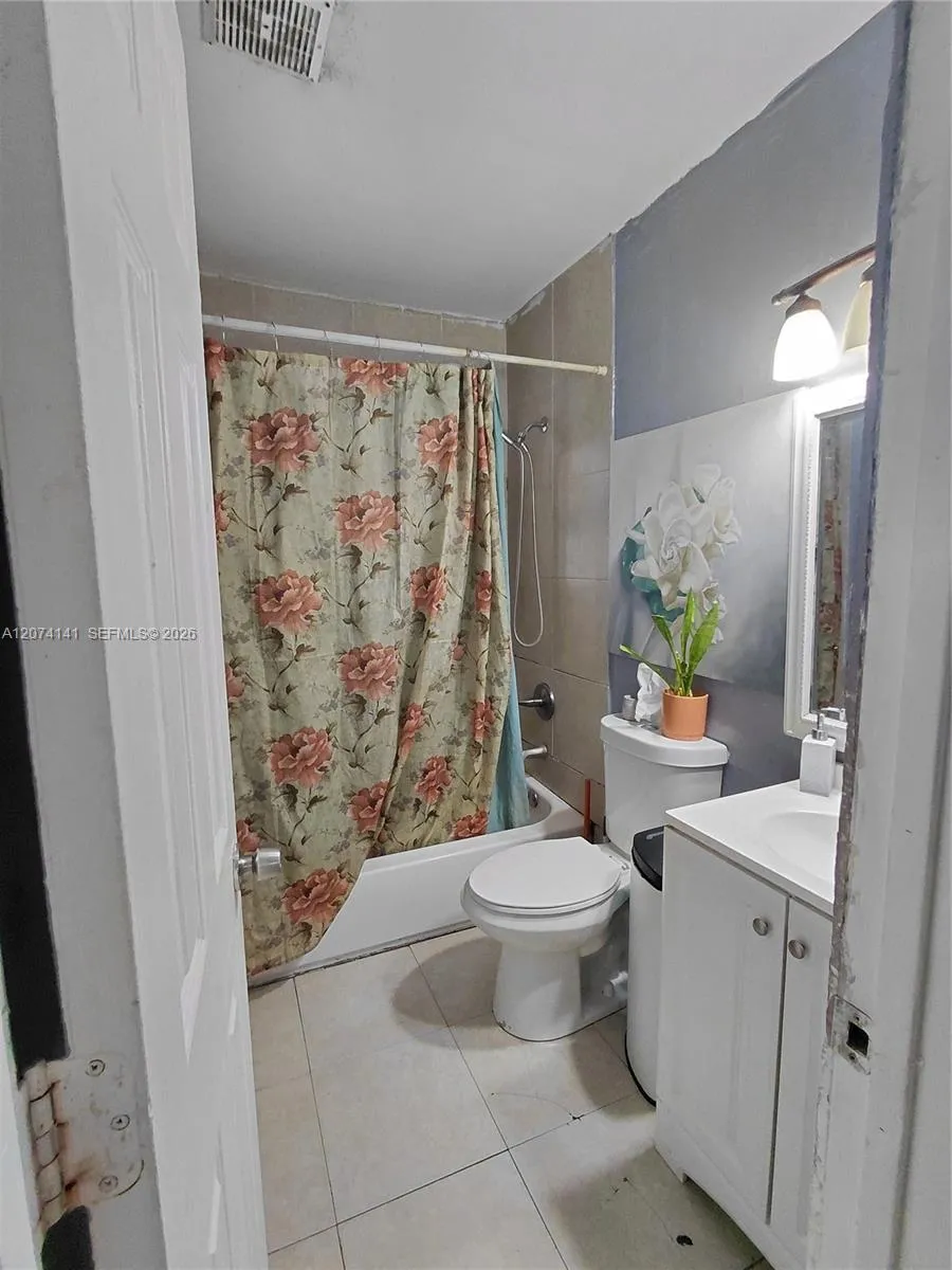 1530 NW 68th Ter Miami, FL 33147