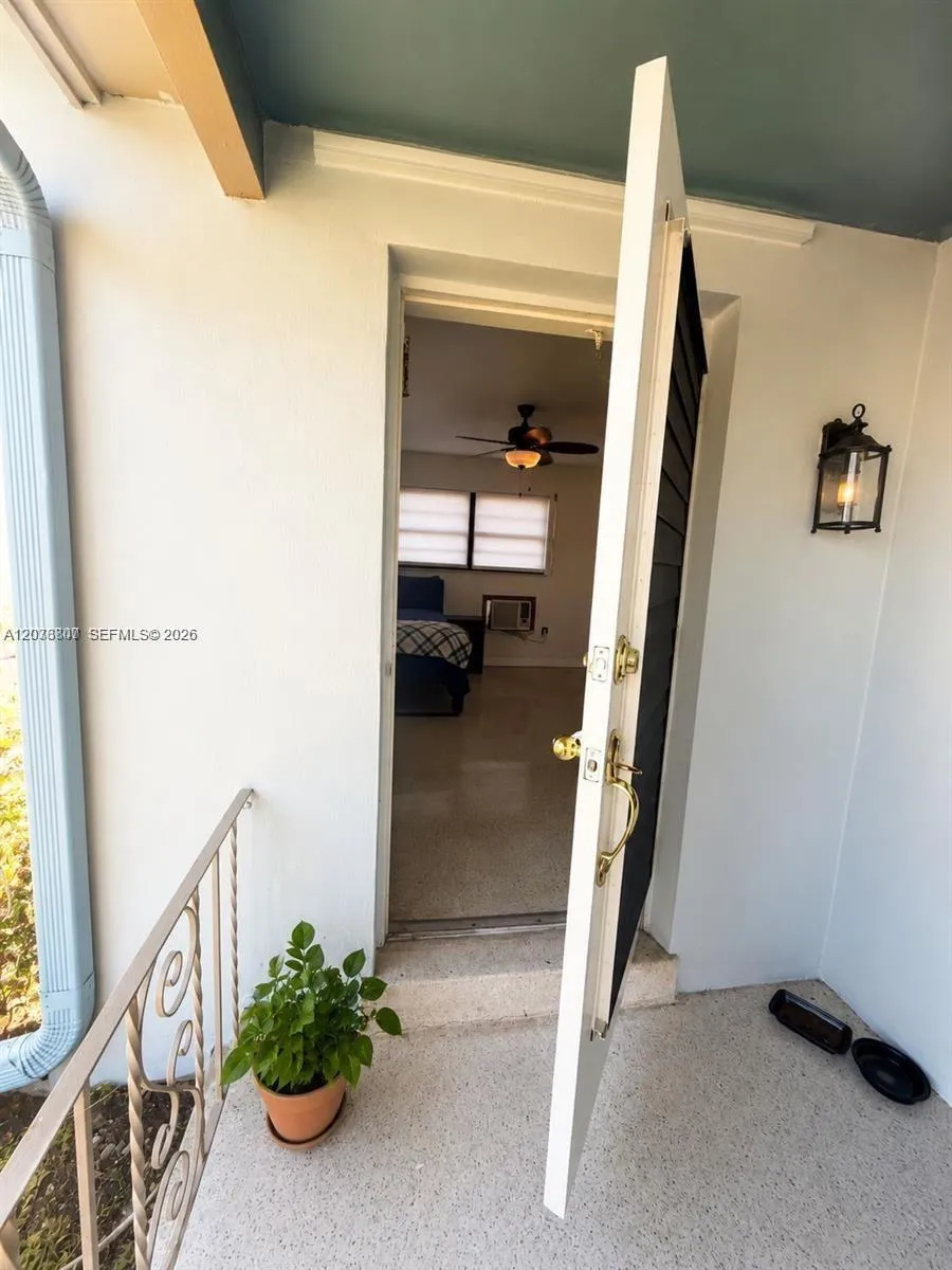 3202 Pierce St Hollywood, FL 33021