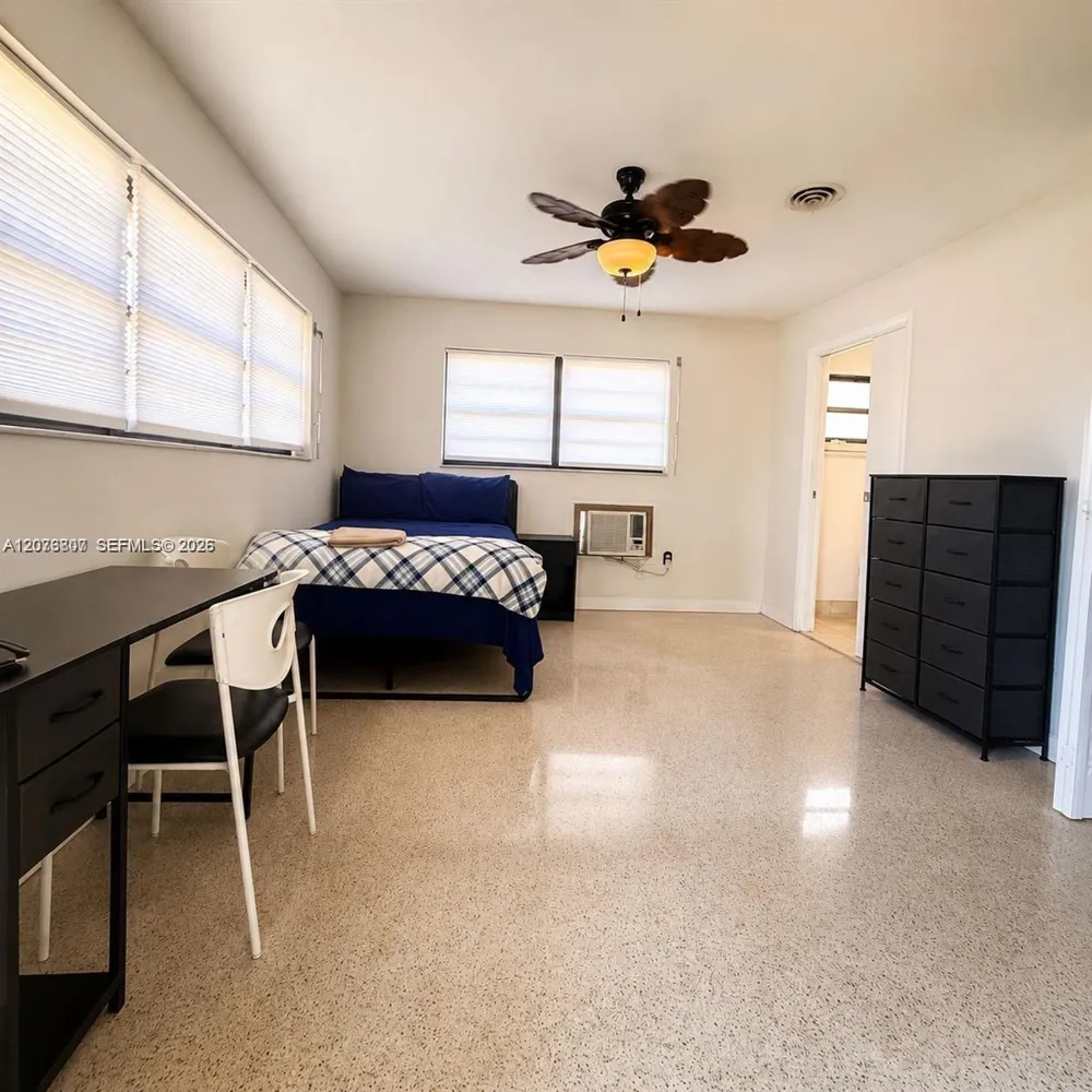 3202 Pierce St Hollywood, FL 33021