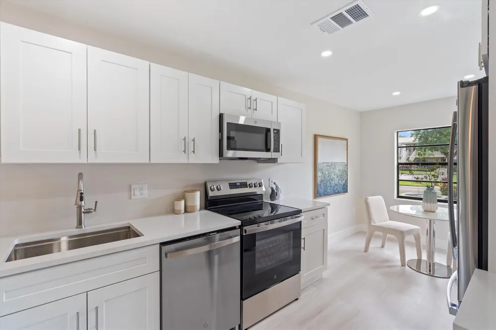 31 Stratford Lane W #A Boynton Beach, FL 33436