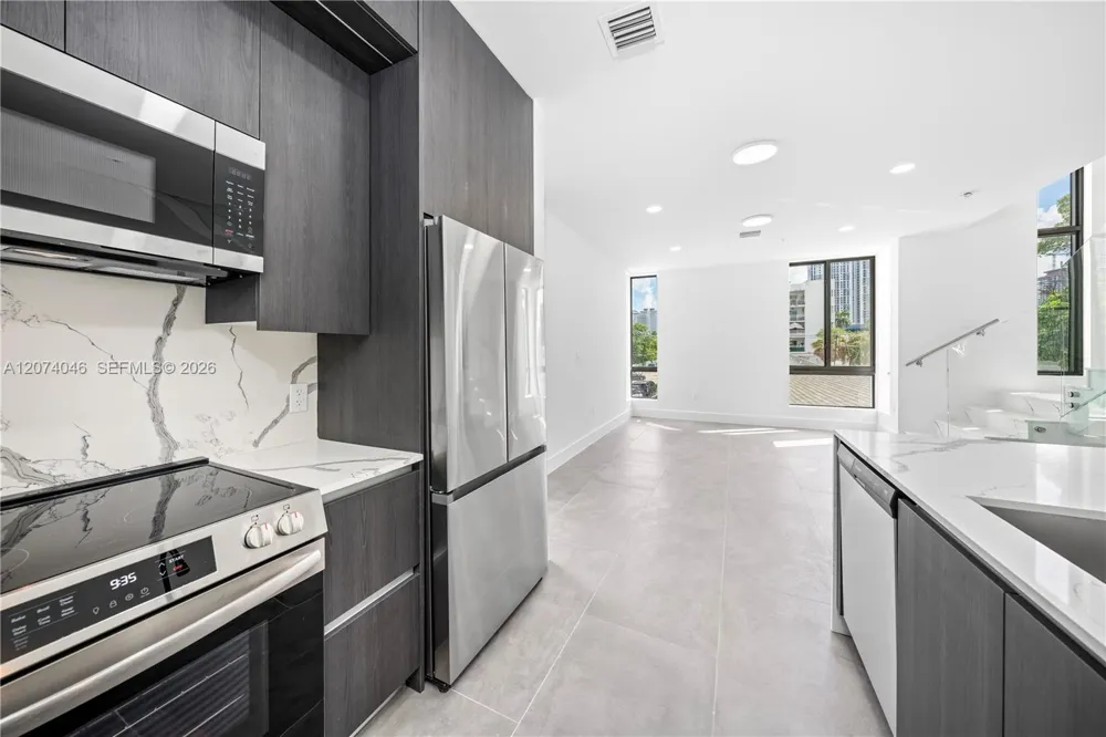 1780 NW 5th St Miami, FL 33136