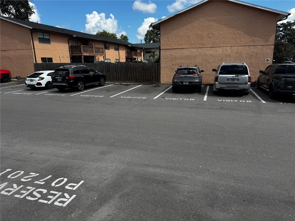 307 OAK ROSE LANE #201 Tampa, FL 33612