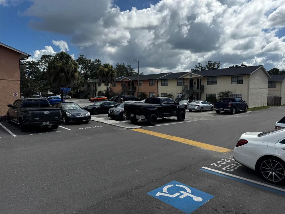 307 OAK ROSE LANE #201 Tampa, FL 33612