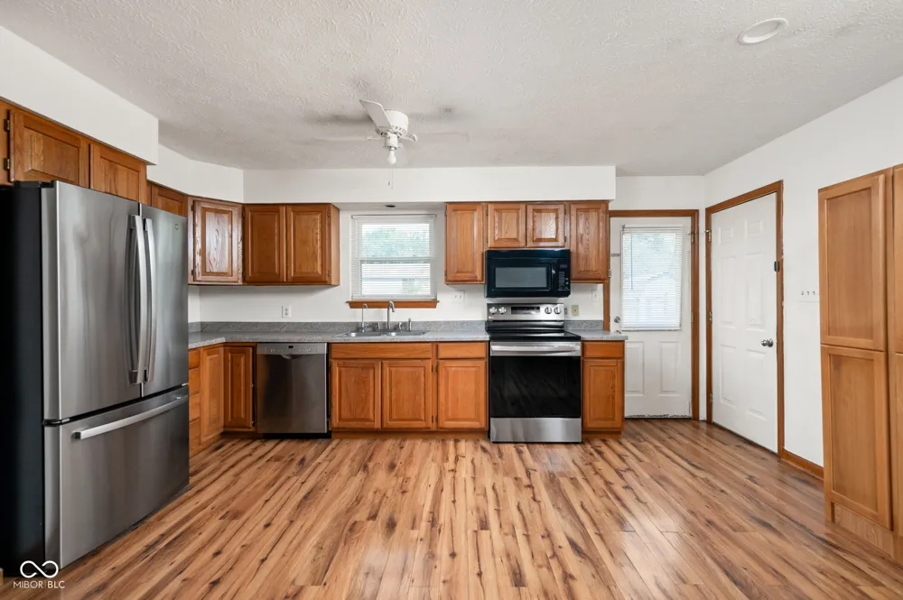202 Levi Street Lizton, IN 46149