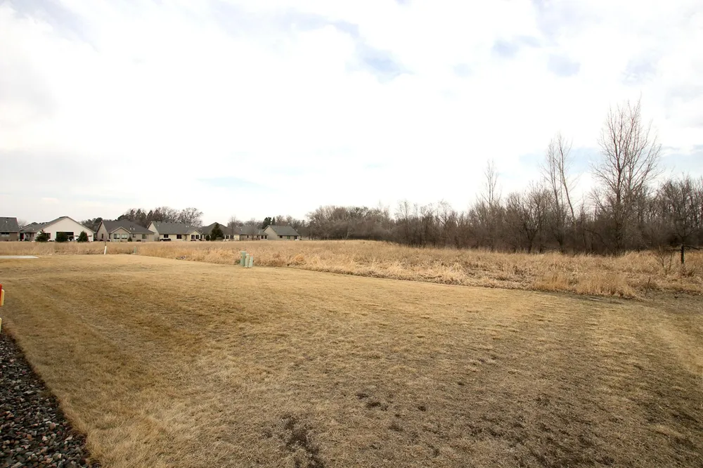 1709 Maple Leaf Lane Litchfield, MN 55355