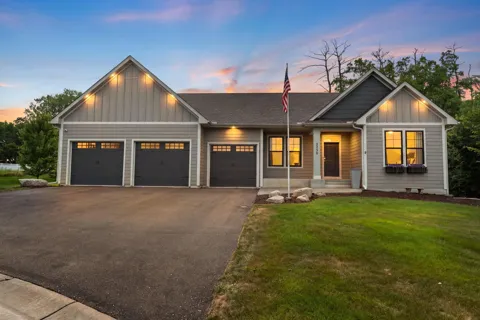 2230 Bentz Court