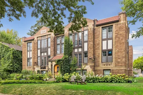 3948 1st Avenue S #201