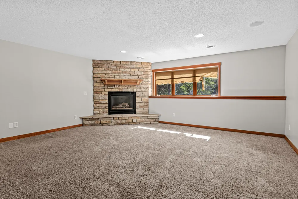2417 87th Trail Brooklyn Park, MN 55443