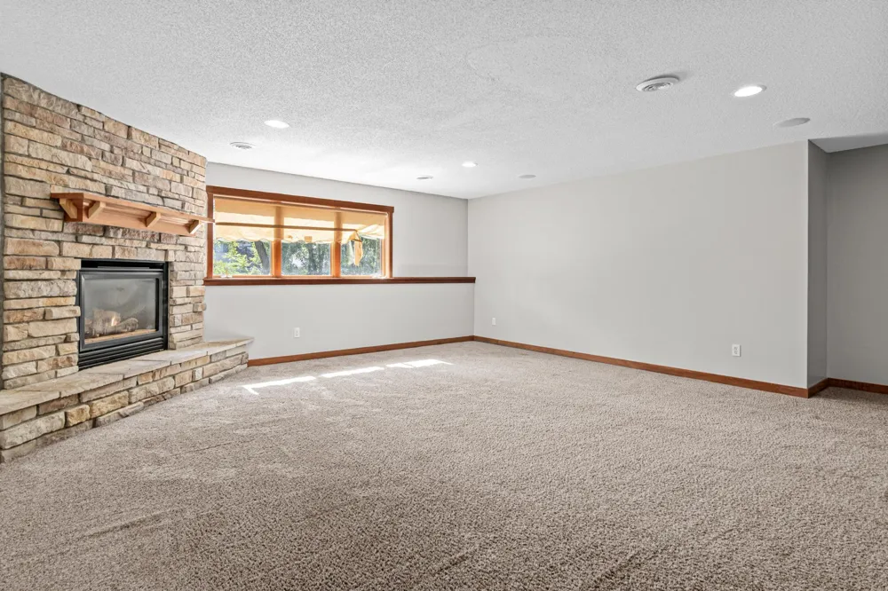 2417 87th Trail Brooklyn Park, MN 55443