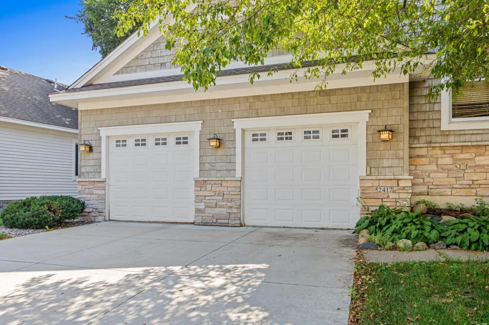 2417 87th Trail Brooklyn Park, MN 55443