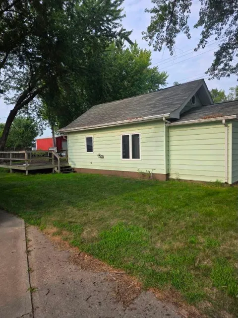 734 8th Street