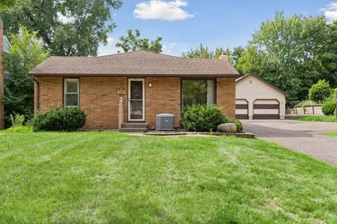 96 Orange Avenue W